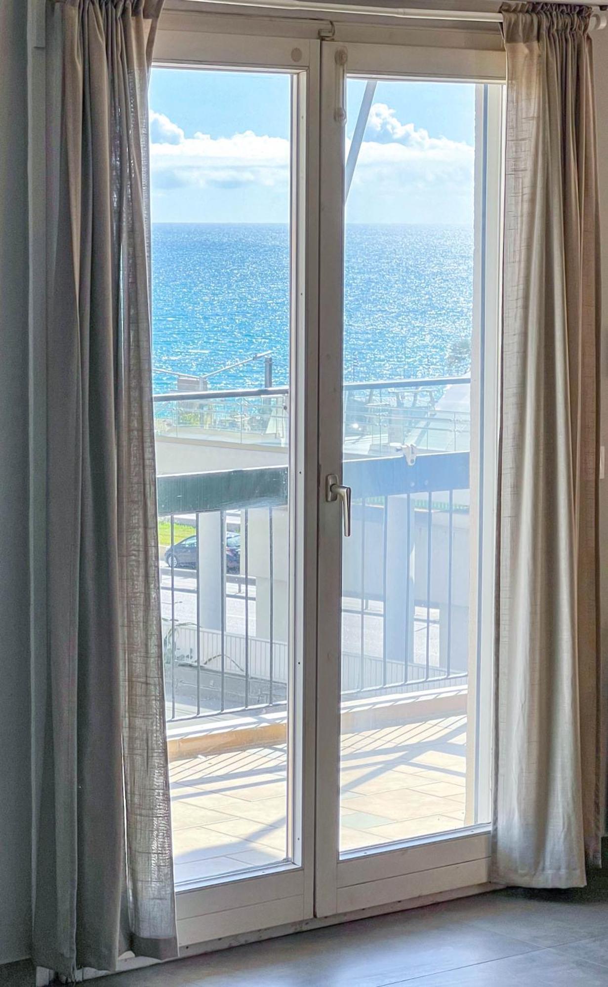 Alimos Sea View Family Apartment 아테네 외부 사진
